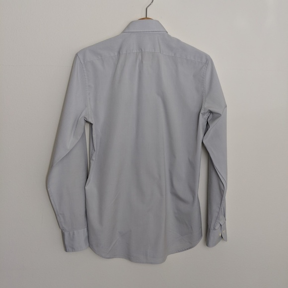 UNIQLO Men Easy Care Broadcloth Slim Fit Button Up - Picture 2 of 3